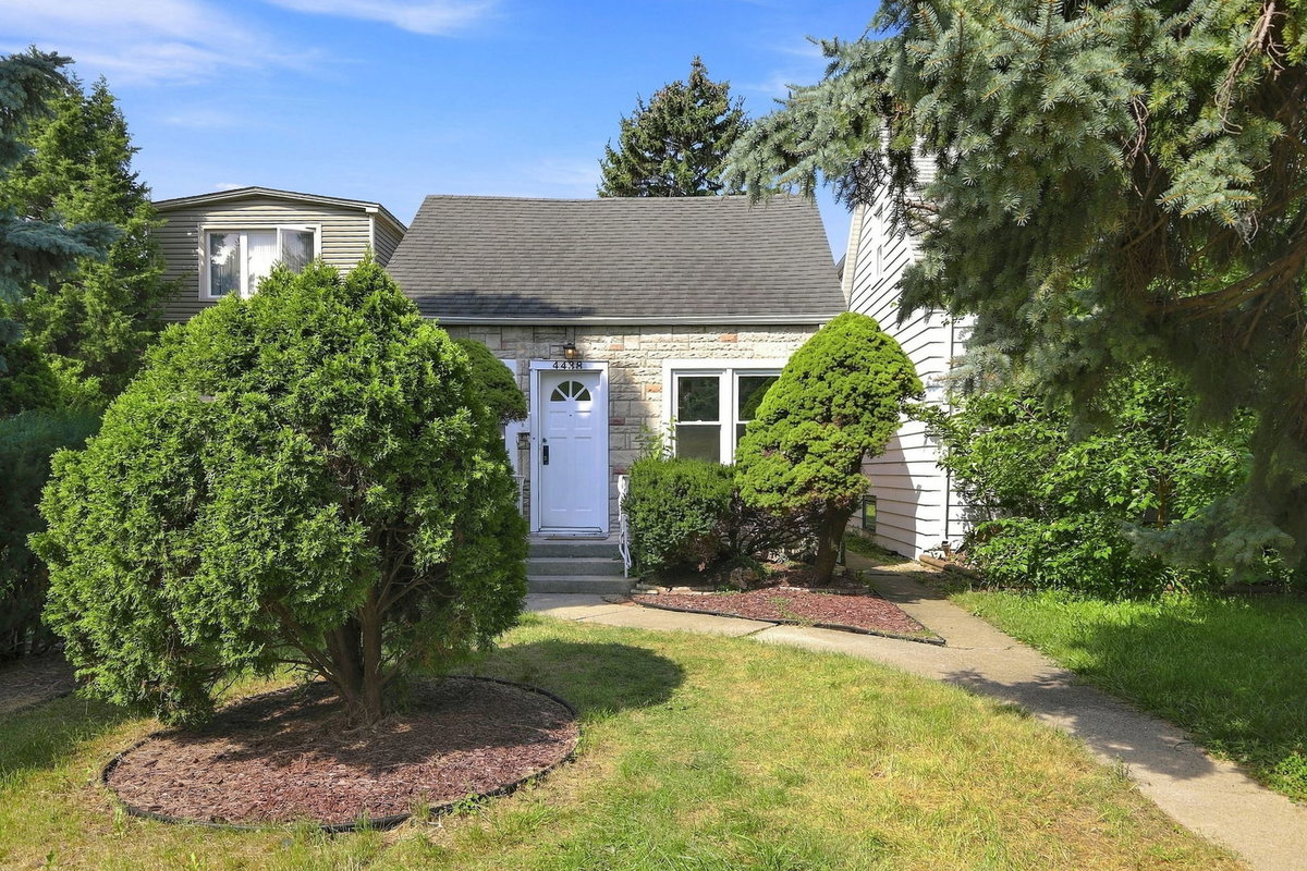 4438 N Narragansett Avenue, Harwood Heights, IL 60706