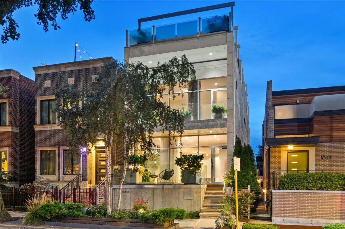 1842 N WOOD Street, Chicago, IL 60622