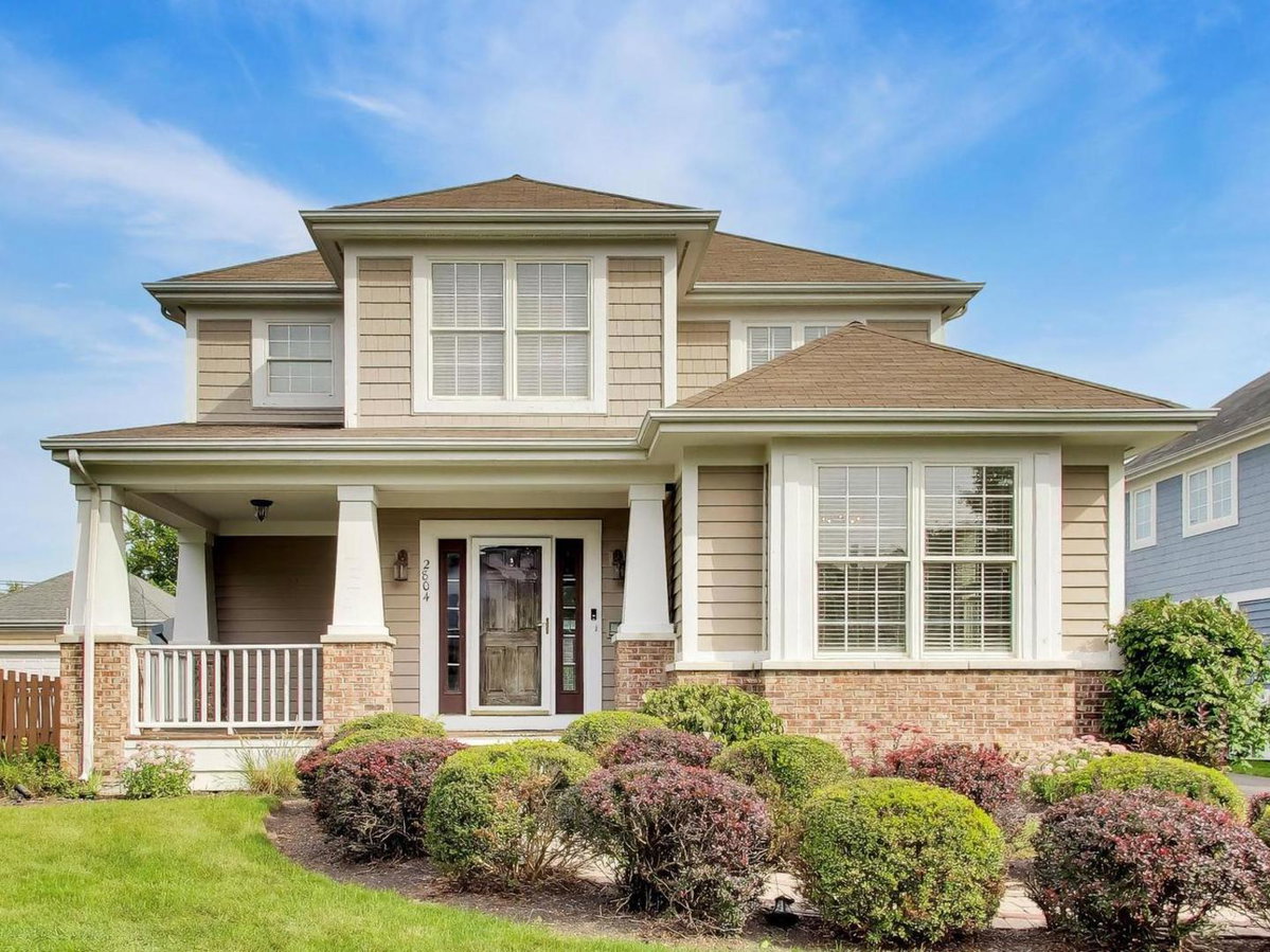 2804 Park Lane\n Glenview, IL 60025