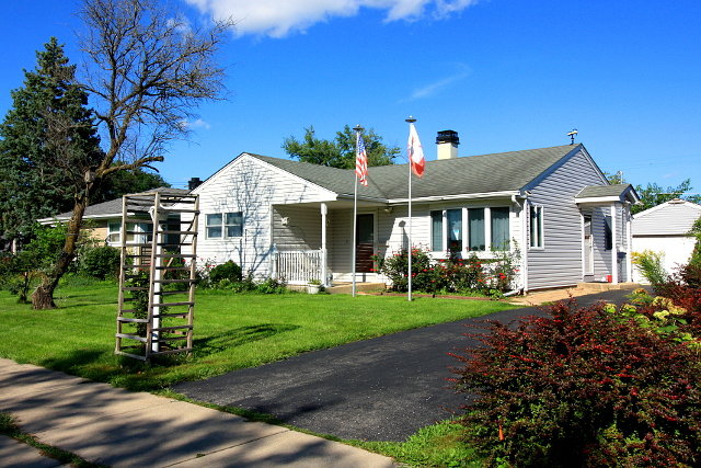 2213 Cedar Street\n Des Plaines, IL 60018