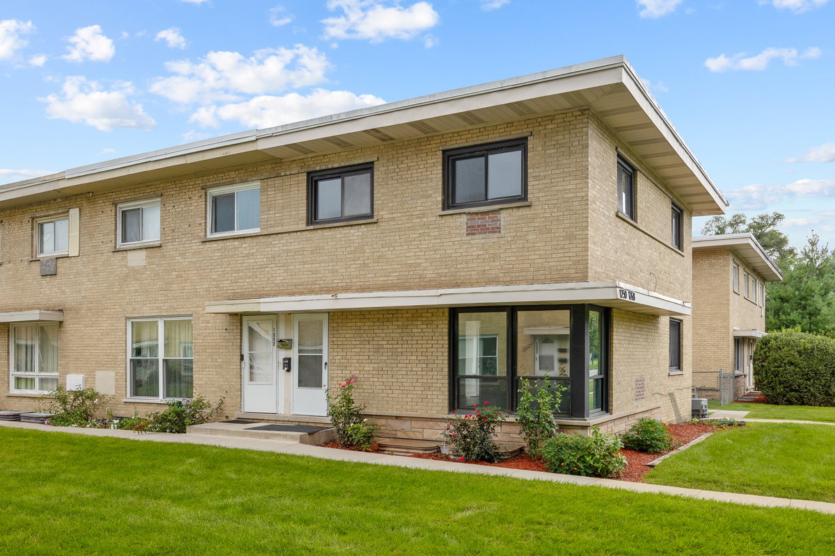 1250 N Wheeling Road\n Mount Prospect, IL 60056