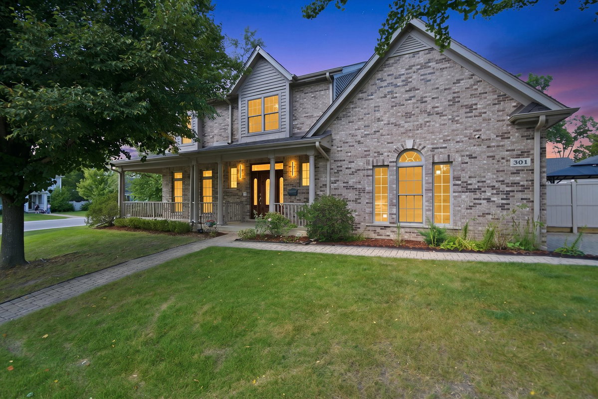 301 Spruce Street\n Glenview, IL 60025