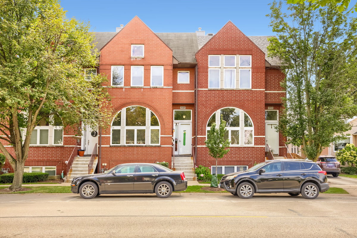 1127 E Prairie Avenue\n Des Plaines, IL 60016
