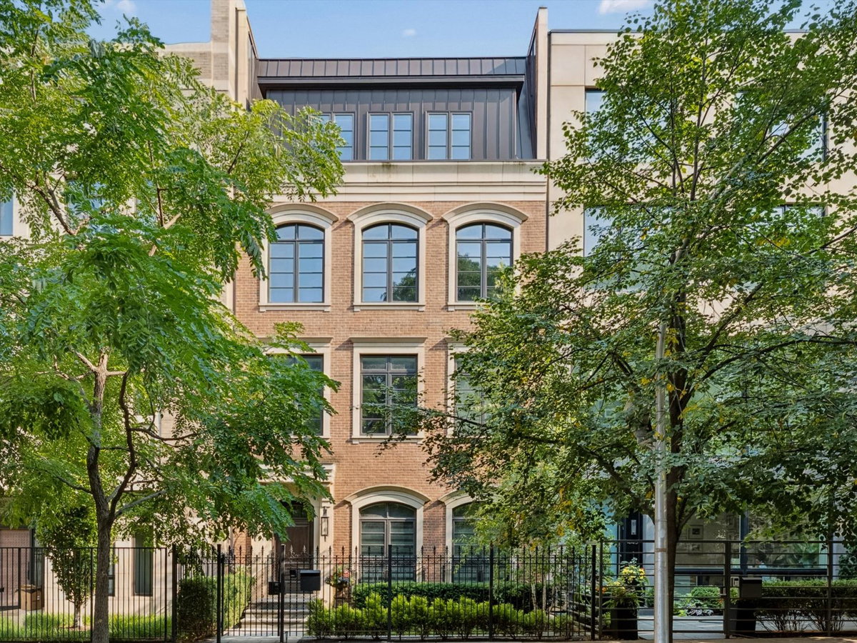 441 W Deming Place, Chicago, IL 60614