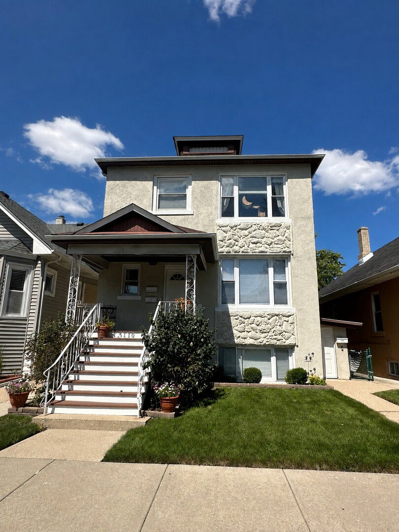 5110 W Byron Street #2\n Chicago, IL 60641