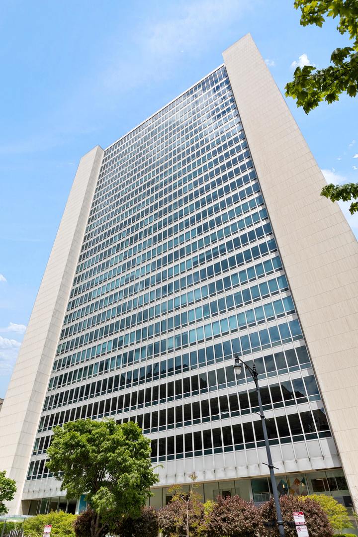500 W Superior Street #1708