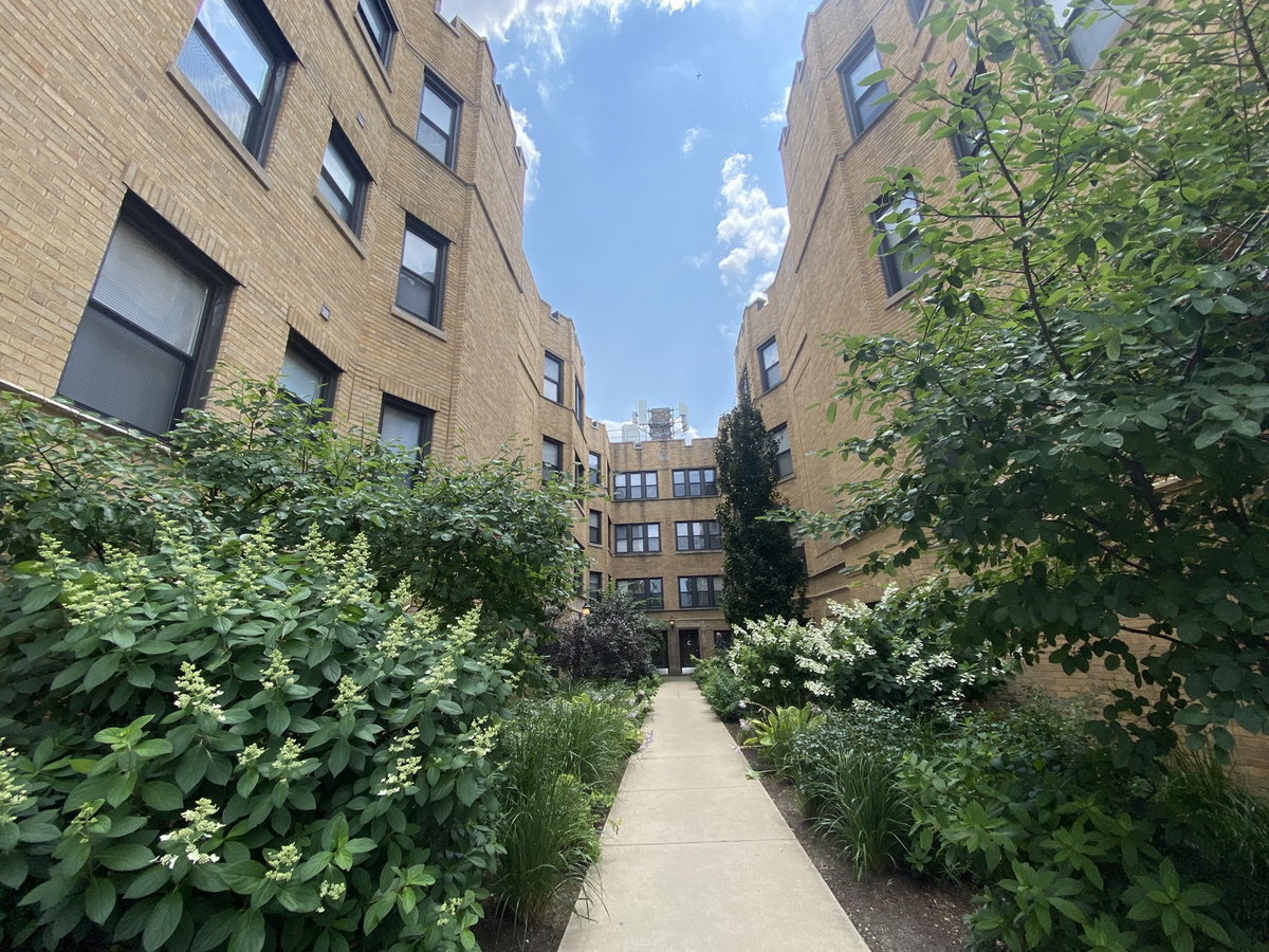 2803 W Lawrence Avenue #D1N\n Chicago, IL 60625