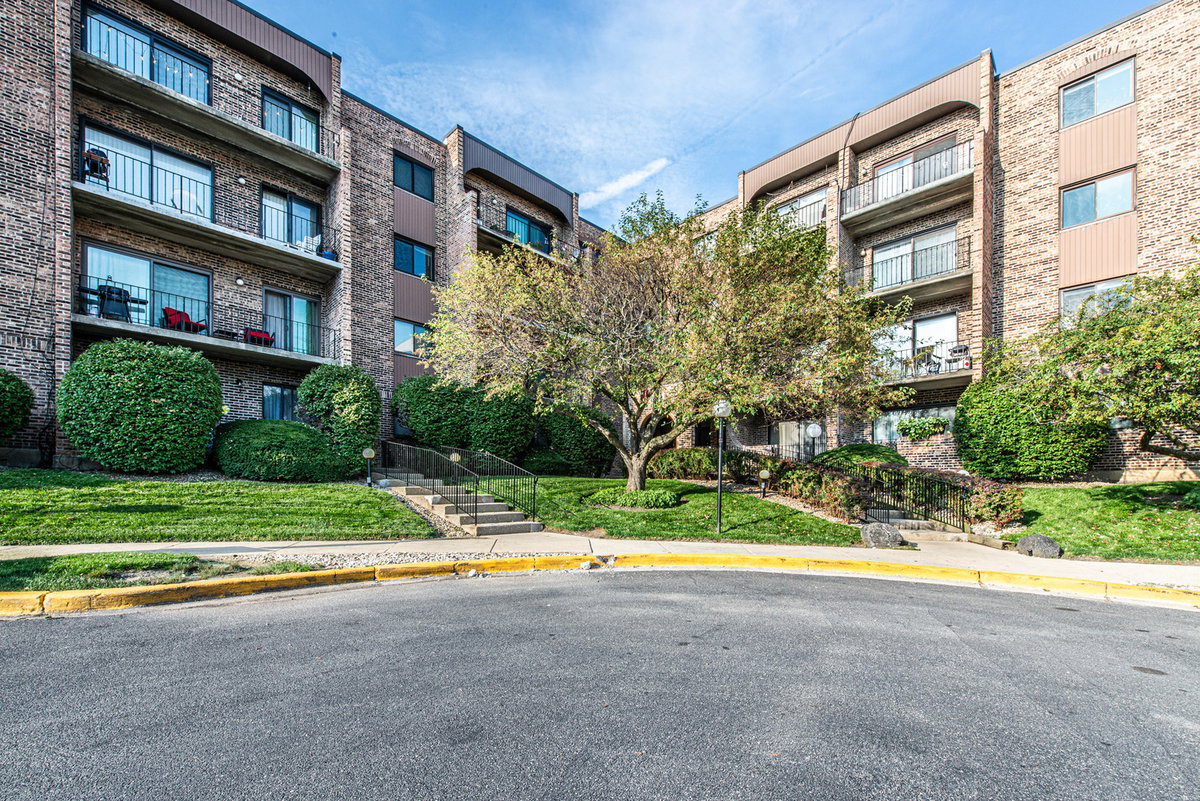 601 W Huntington Common Road #201\n Mount Prospect, IL 60056