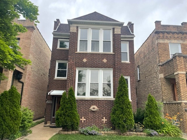 4936 W Hutchinson Street #2\n Chicago, IL 60641