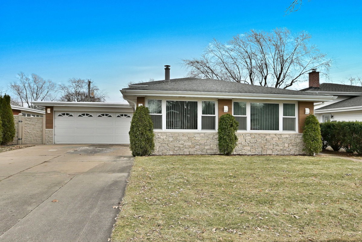 575 Bedford Lane\n Des Plaines, IL 60016
