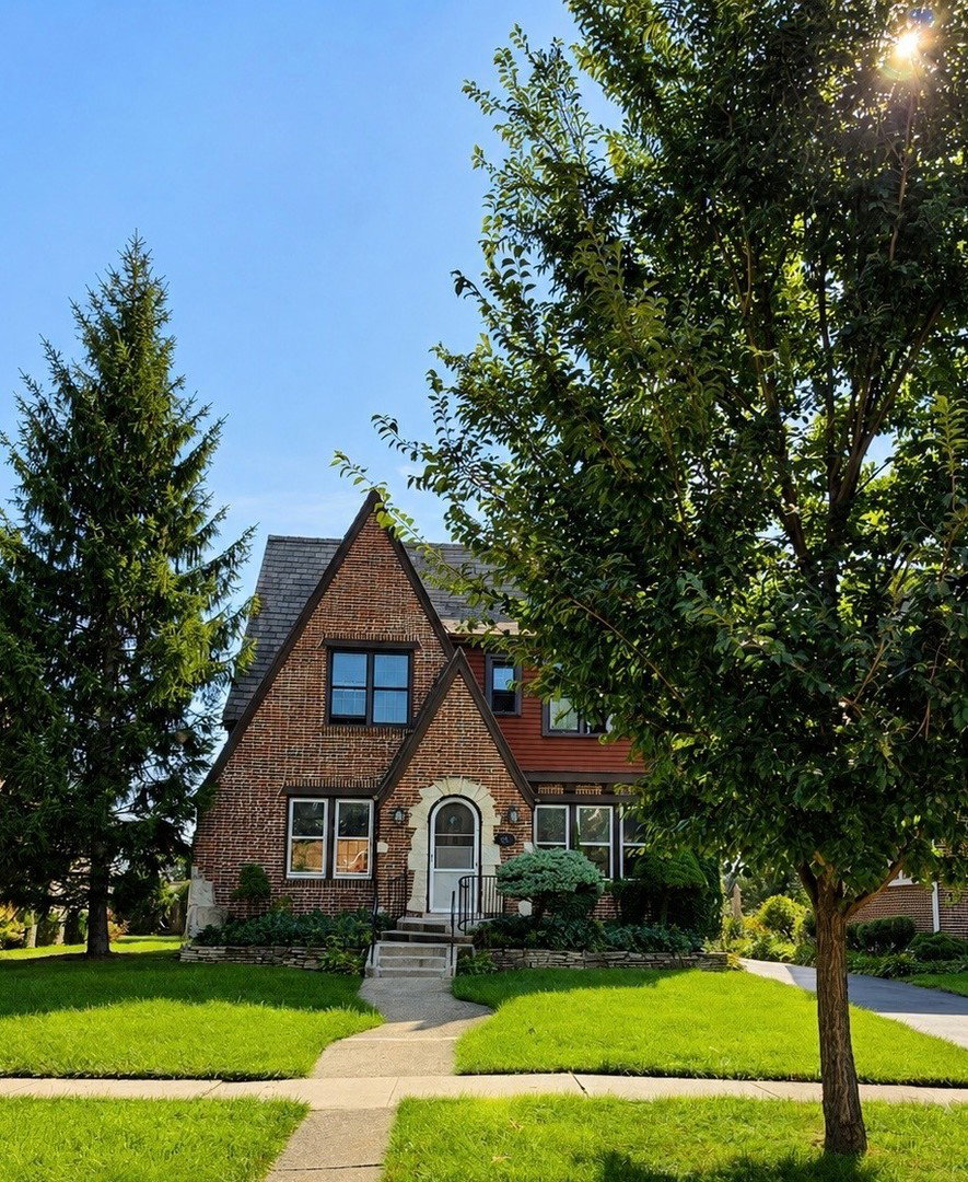 221 East Avenue, Park Ridge, IL 60068