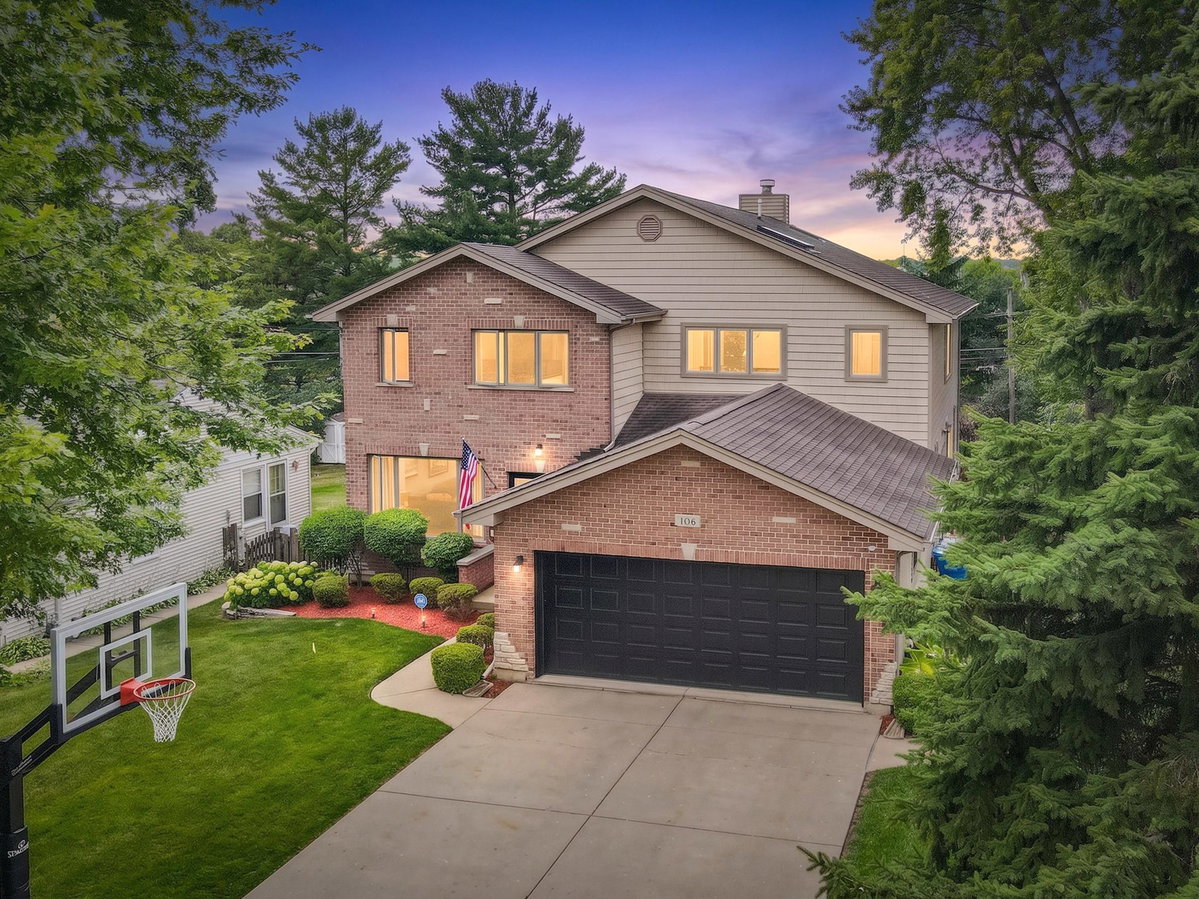 106 N Kenilworth Avenue\n Mount Prospect, IL 60056