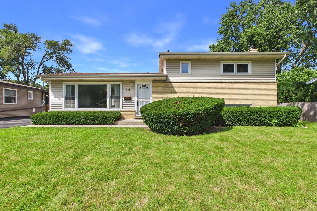 604 N Wilshire Drive\n Mount Prospect, IL 60056