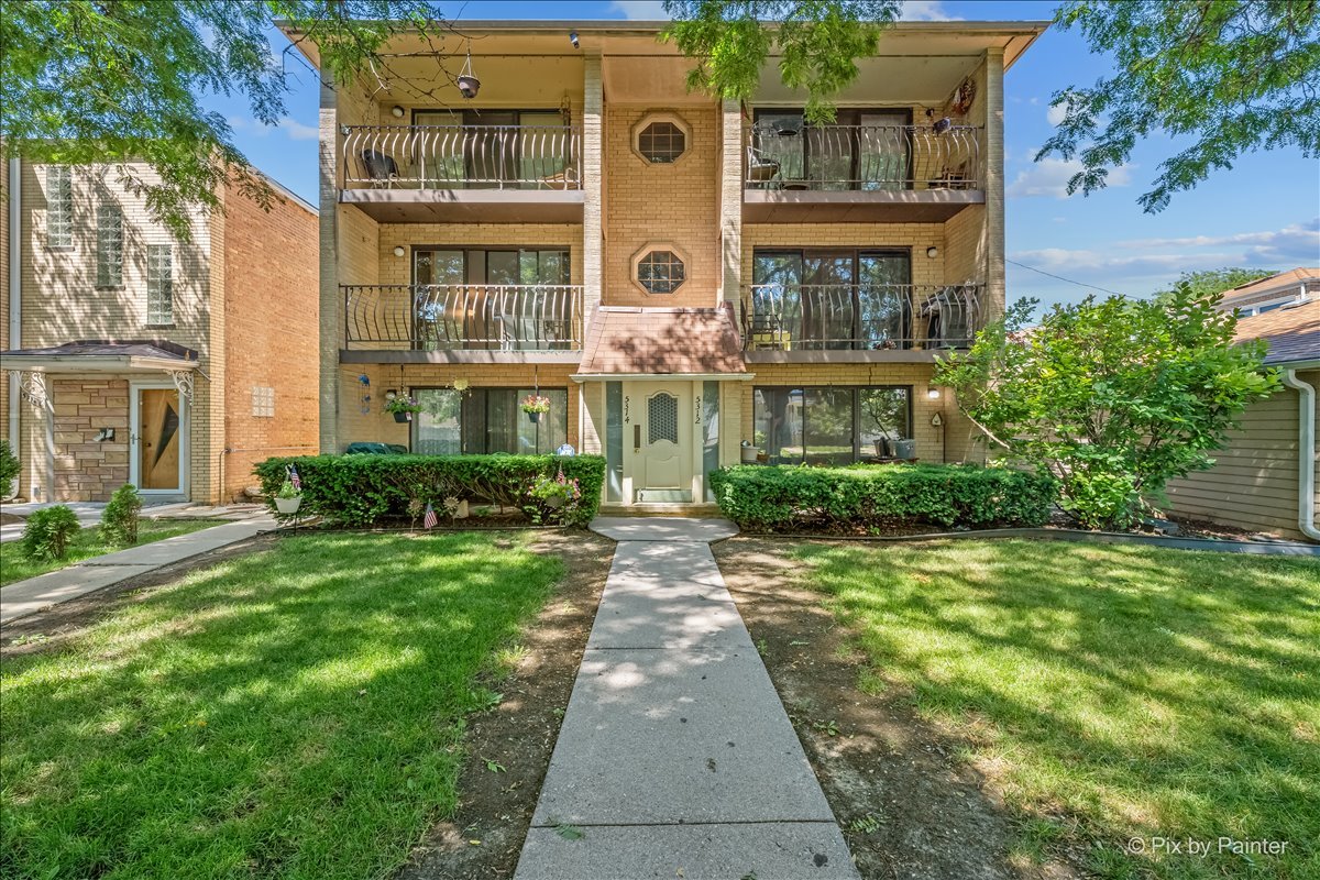 5312 W WINDSOR Avenue #2W\n Chicago, IL 60630