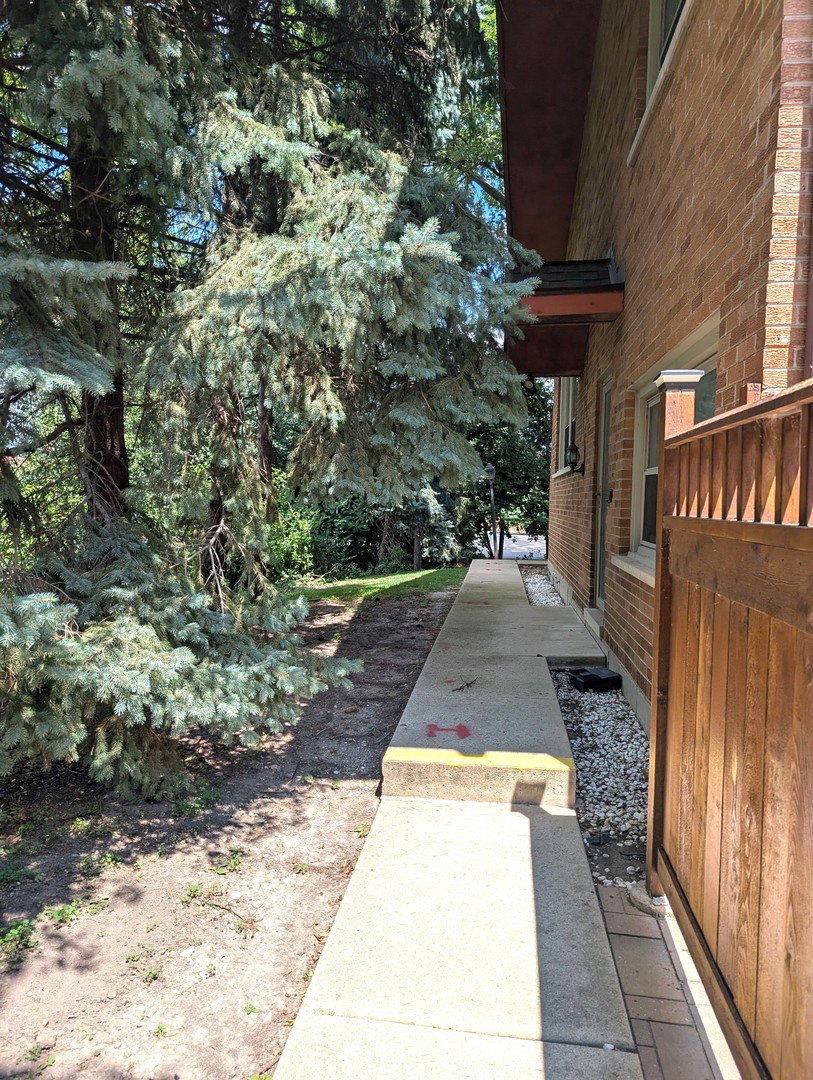 90 N Dee Road #90, Park Ridge, IL 60068