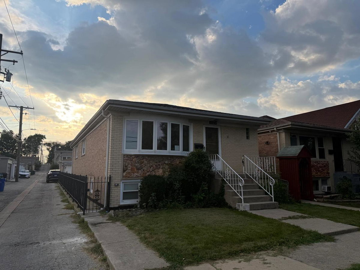 4414 N Nagle Avenue, Harwood Heights, IL 60706