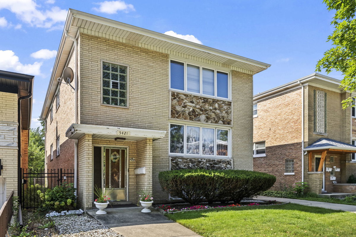 5421 W Windsor Avenue #2\n Chicago, IL 60630