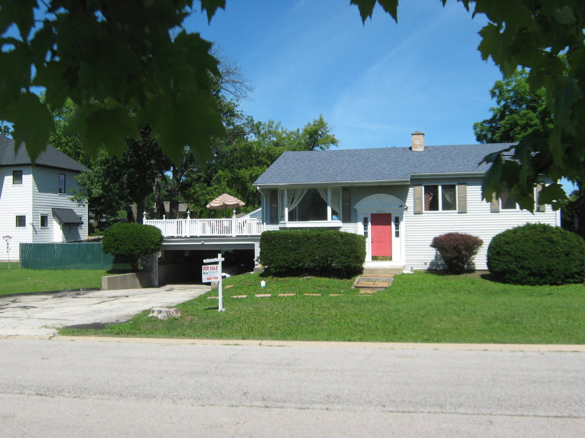 1007 Prairie Lawn Road\n Glenview, IL 60025
