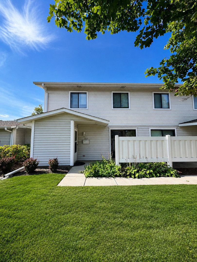 727 Whitesail Drive #727, Schaumburg, IL 60194