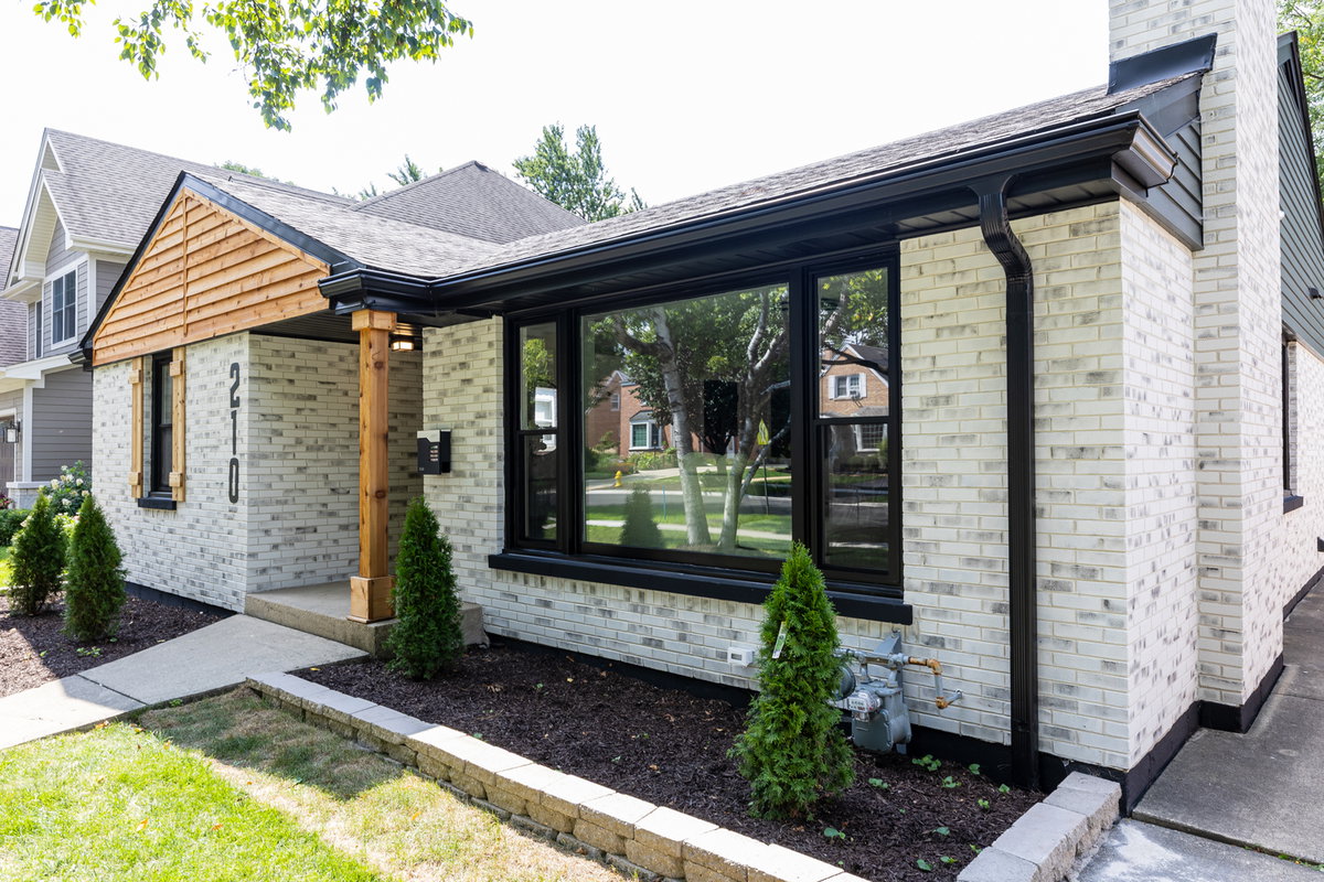 210 S Wa Pella Avenue\n Mount Prospect, IL 60056