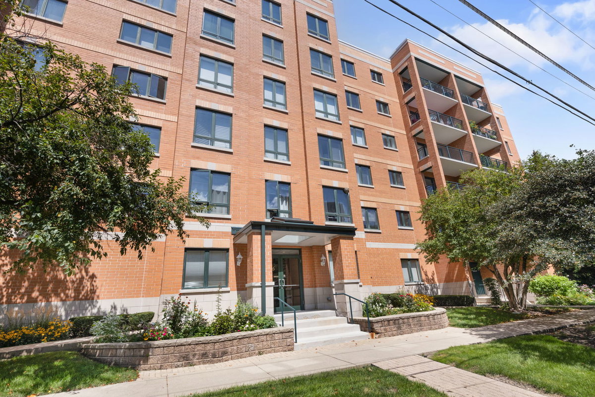1636 Ashland Avenue #501\n Des Plaines, IL 60016