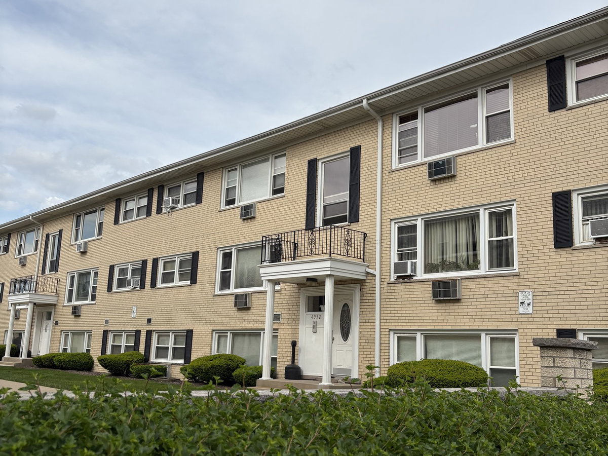 4932 Leonard Drive #2A, Norridge, IL 60706