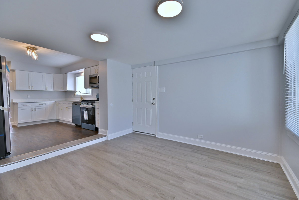 7142 N KEATING AVENUE, LINCOLNWOOD, IL 60712  Photo 14