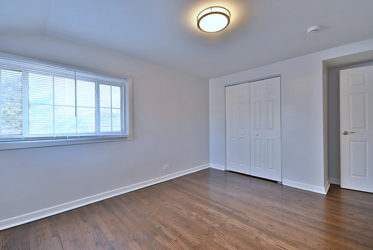 7142 N KEATING AVENUE, LINCOLNWOOD, IL 60712  Photo 20