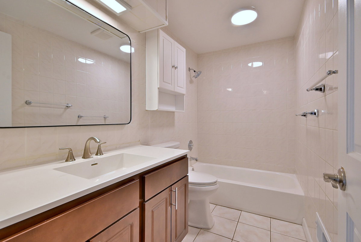 7142 N KEATING AVENUE, LINCOLNWOOD, IL 60712  Photo 15