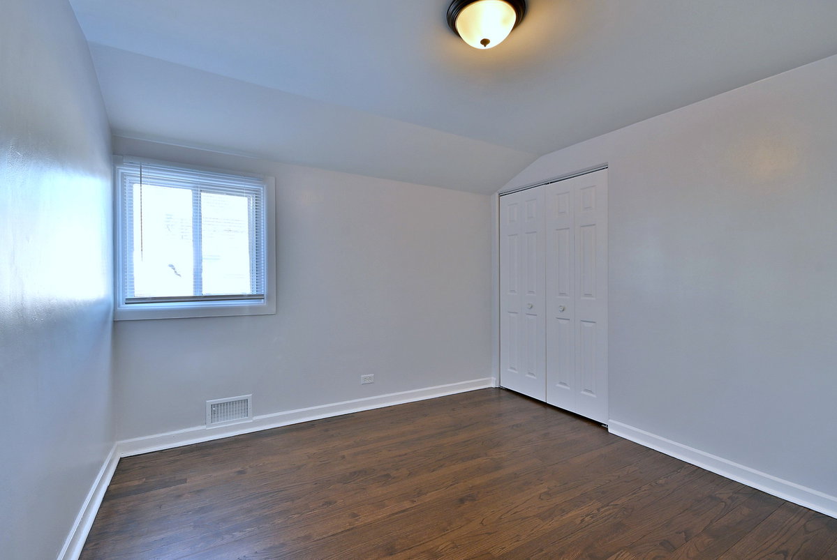 7142 N KEATING AVENUE, LINCOLNWOOD, IL 60712  Photo 18