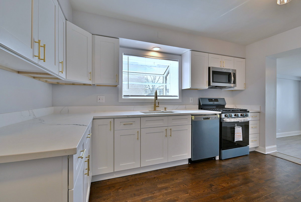 7142 N KEATING AVENUE, LINCOLNWOOD, IL 60712  Photo 9