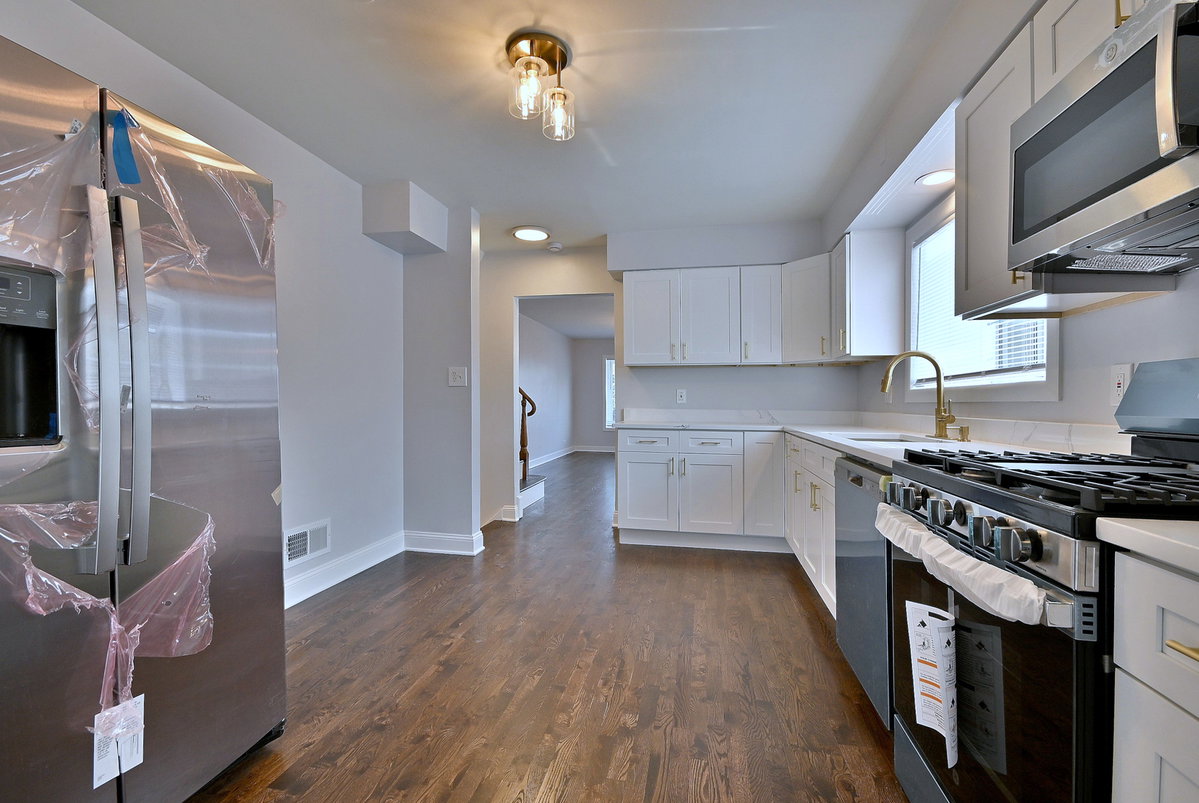 7142 N KEATING AVENUE, LINCOLNWOOD, IL 60712  Photo 11