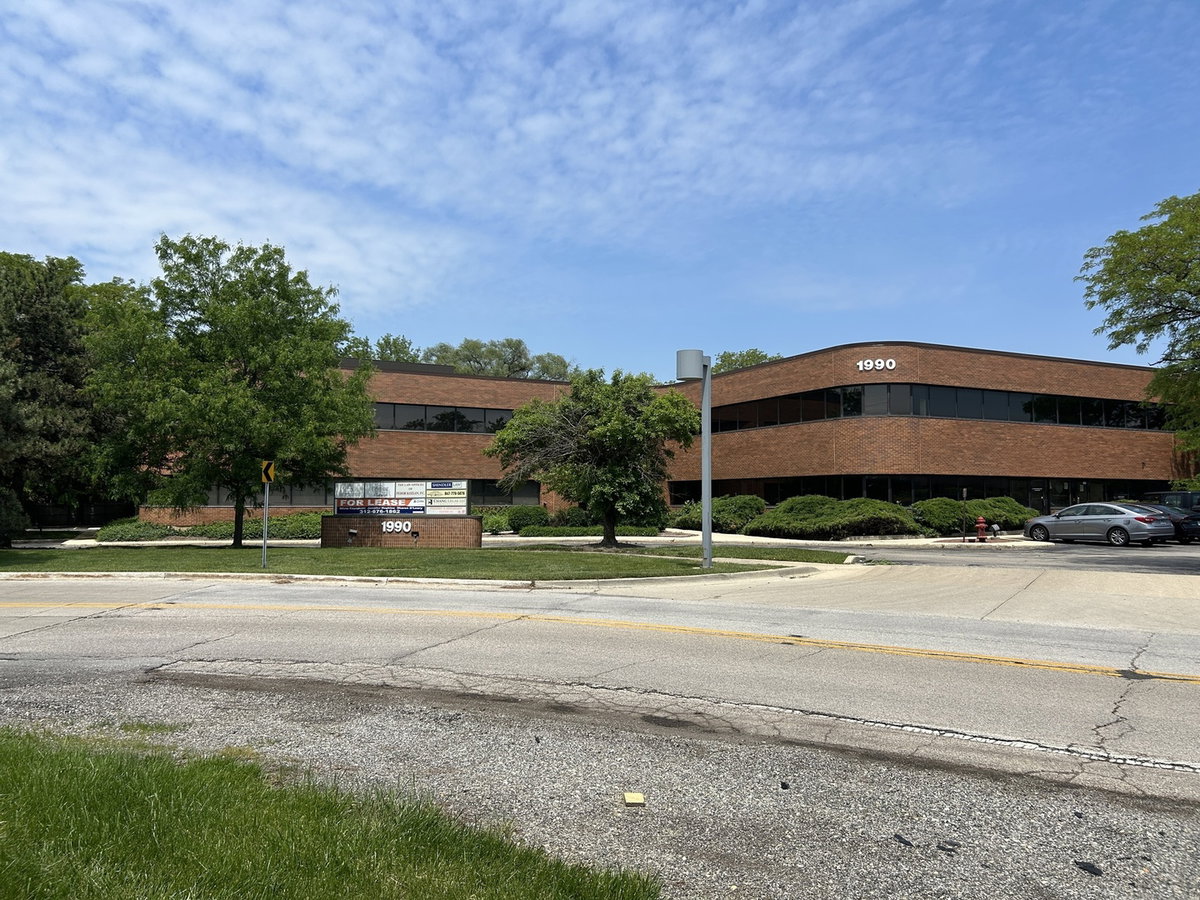 1990 E Algonquin Road, Schaumburg, IL 60173