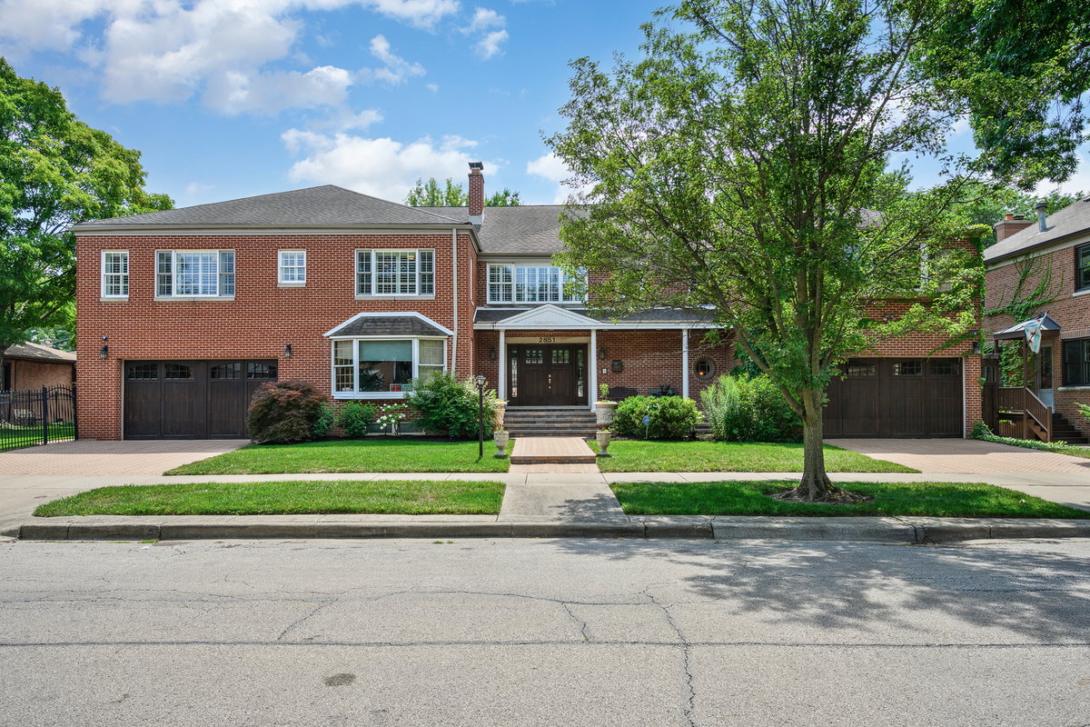 2851 W Rascher Avenue\n Chicago, IL 60625