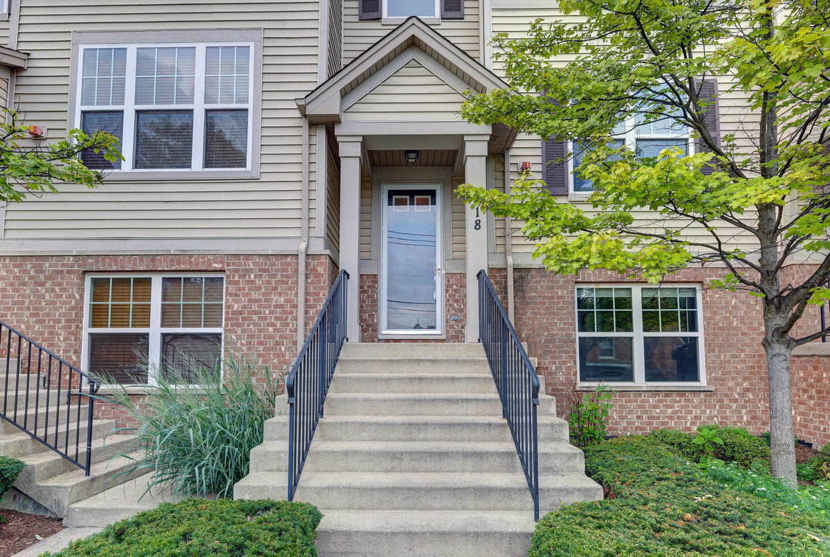 318 Laurel Avenue\n Des Plaines, IL 60016