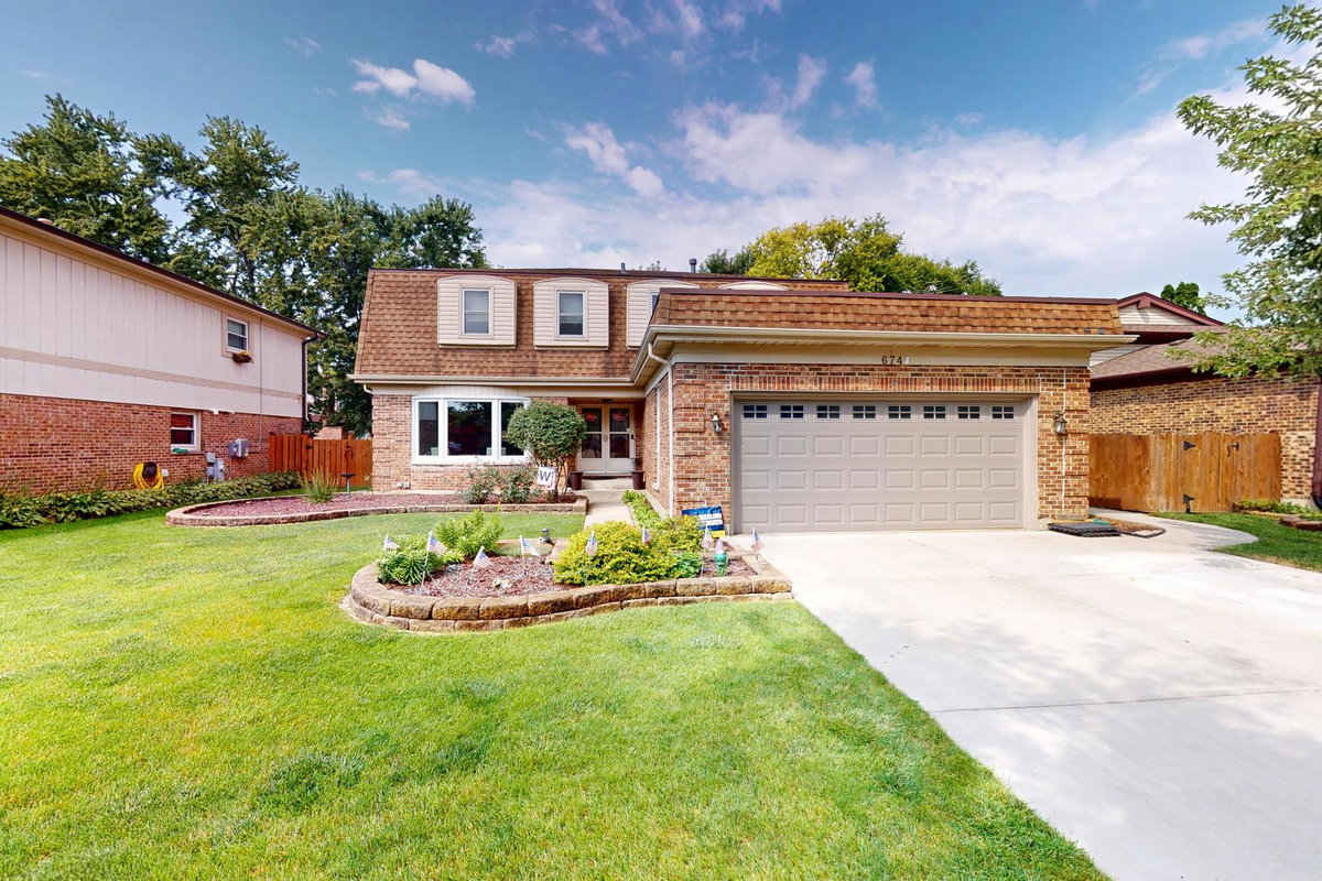 674 Sycamore Lane, Wheeling, IL 60090