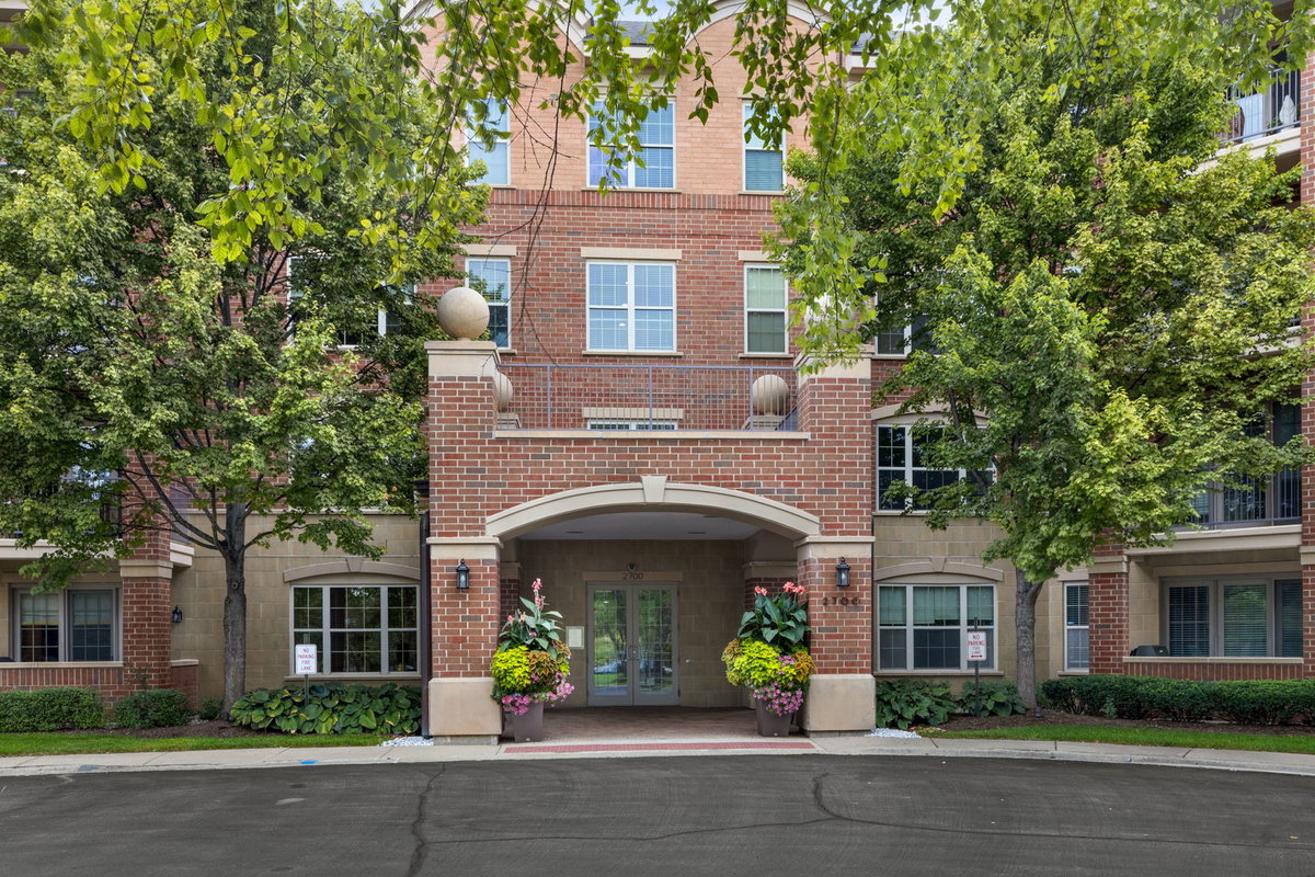 2700 Summit Drive #309\n Glenview, IL 60025