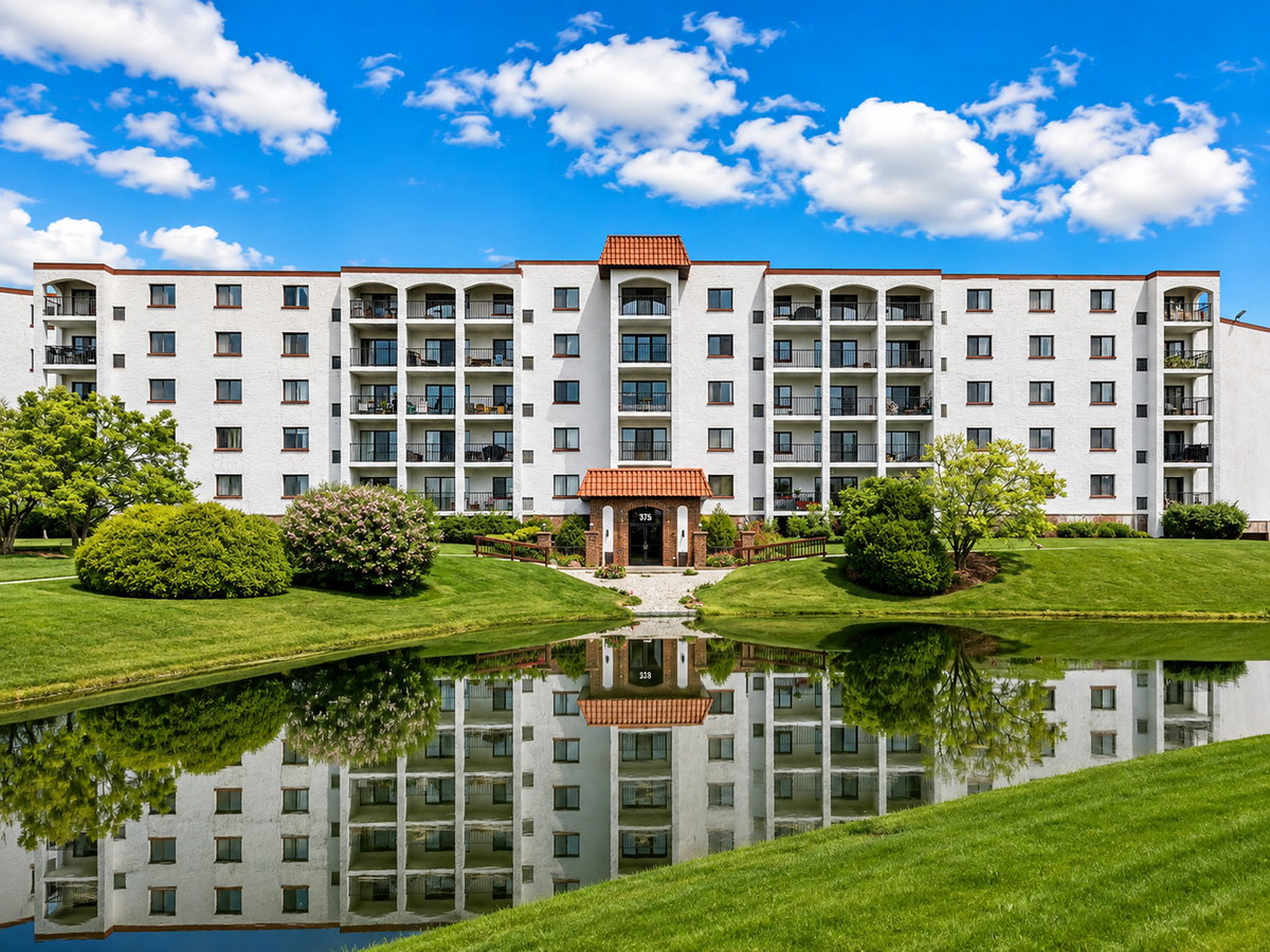 375 Plum Creek Drive #312, Wheeling, IL 60090