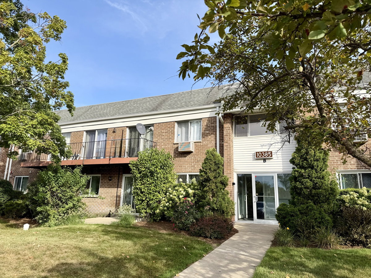10385 Dearlove Road #1I\n Glenview, IL 60025