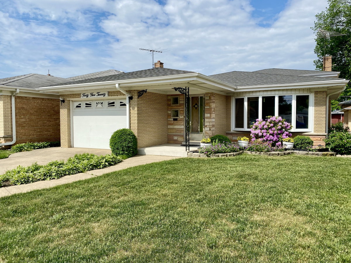 4520 N Thatcher Avenue, Norridge, IL 60706