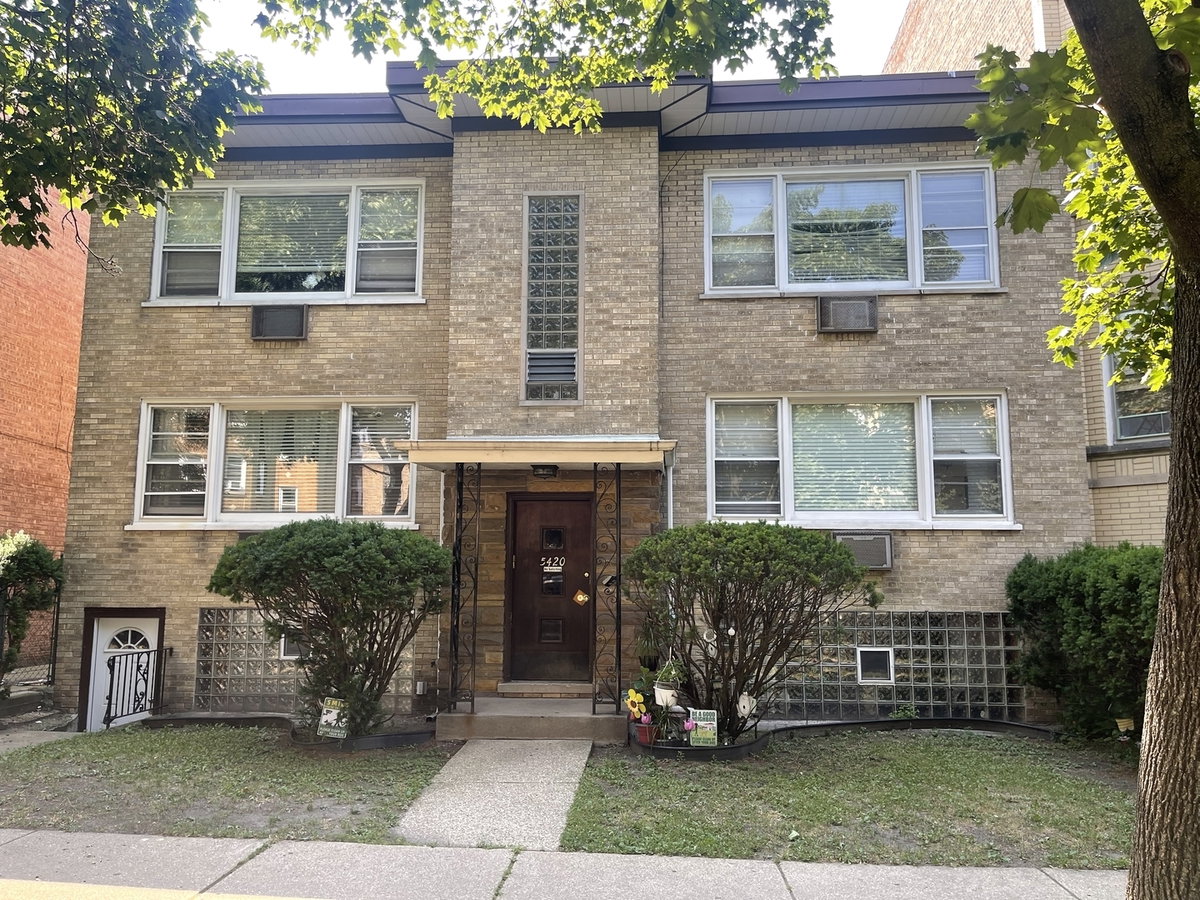 5420 N Campbell Avenue #G\n Chicago, IL 60625