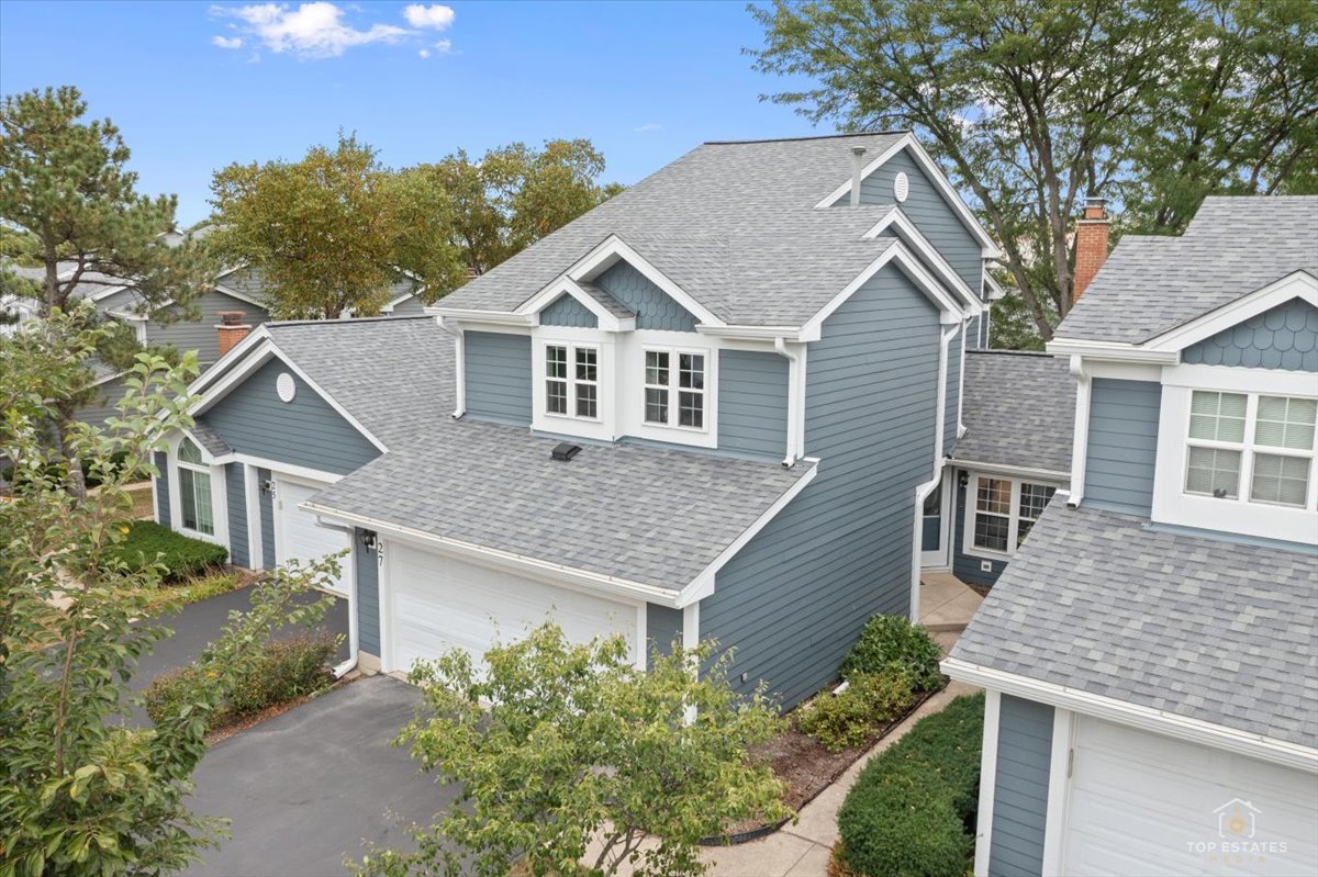 27 SARAHS GROVE Lane, Schaumburg, IL 60193