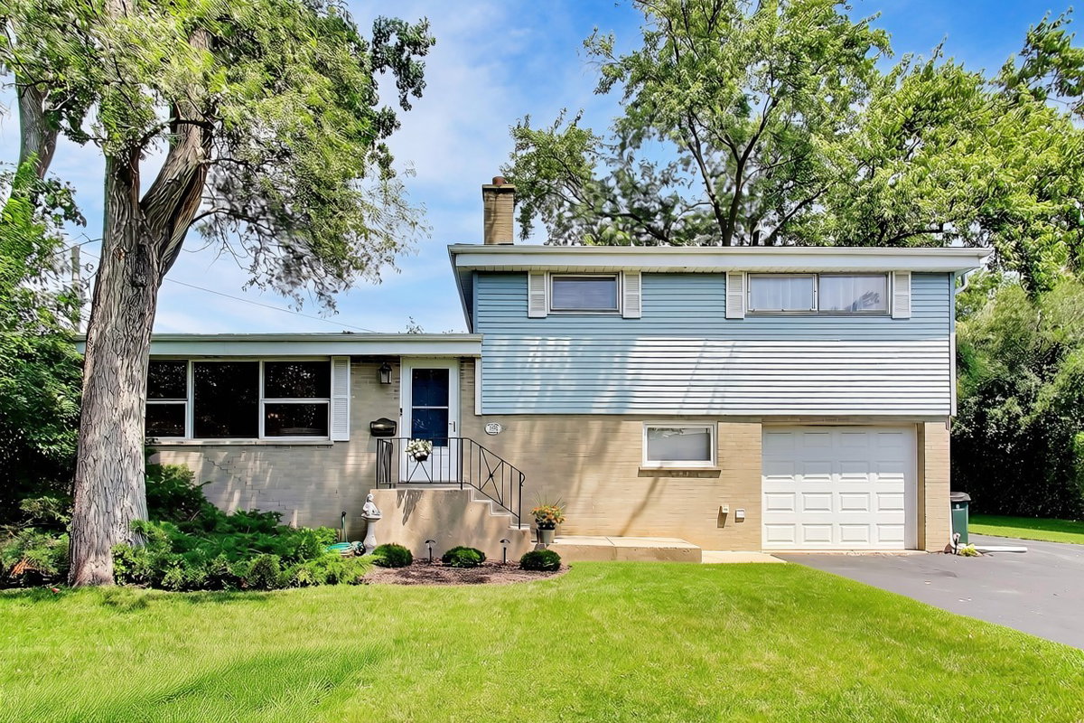 1115 Pfingsten Road\n Glenview, IL 60025