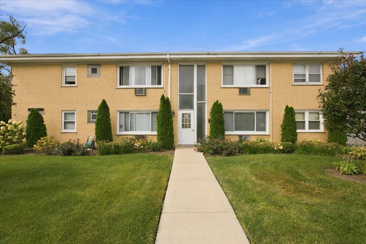 954 Shermer Road #15\n Glenview, IL 60025