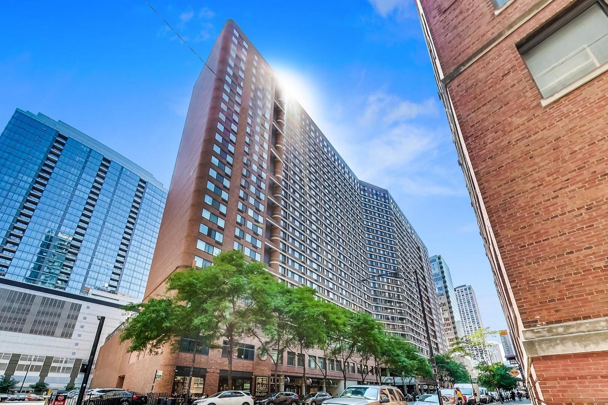 211 E OHIO Street #2902\n Chicago, IL 60611