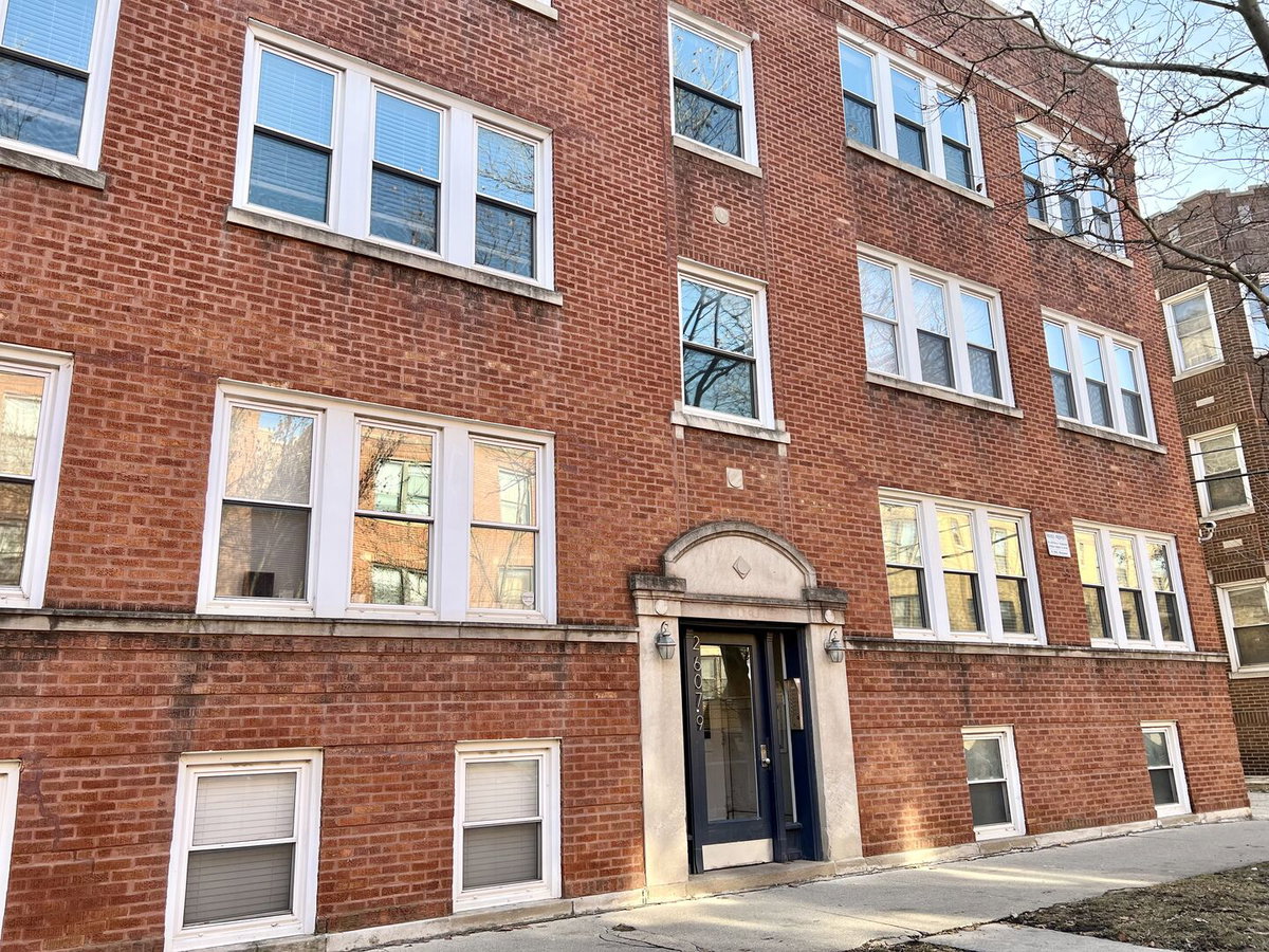 2607 W Gunnison Street #2\n Chicago, IL 60625