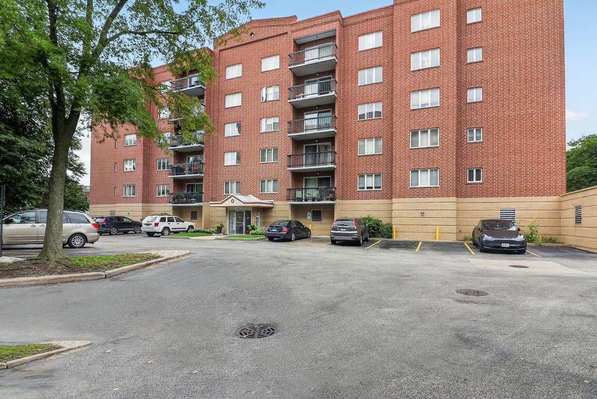 1470 JEFFERSON Street #308\n Des Plaines, IL 60016