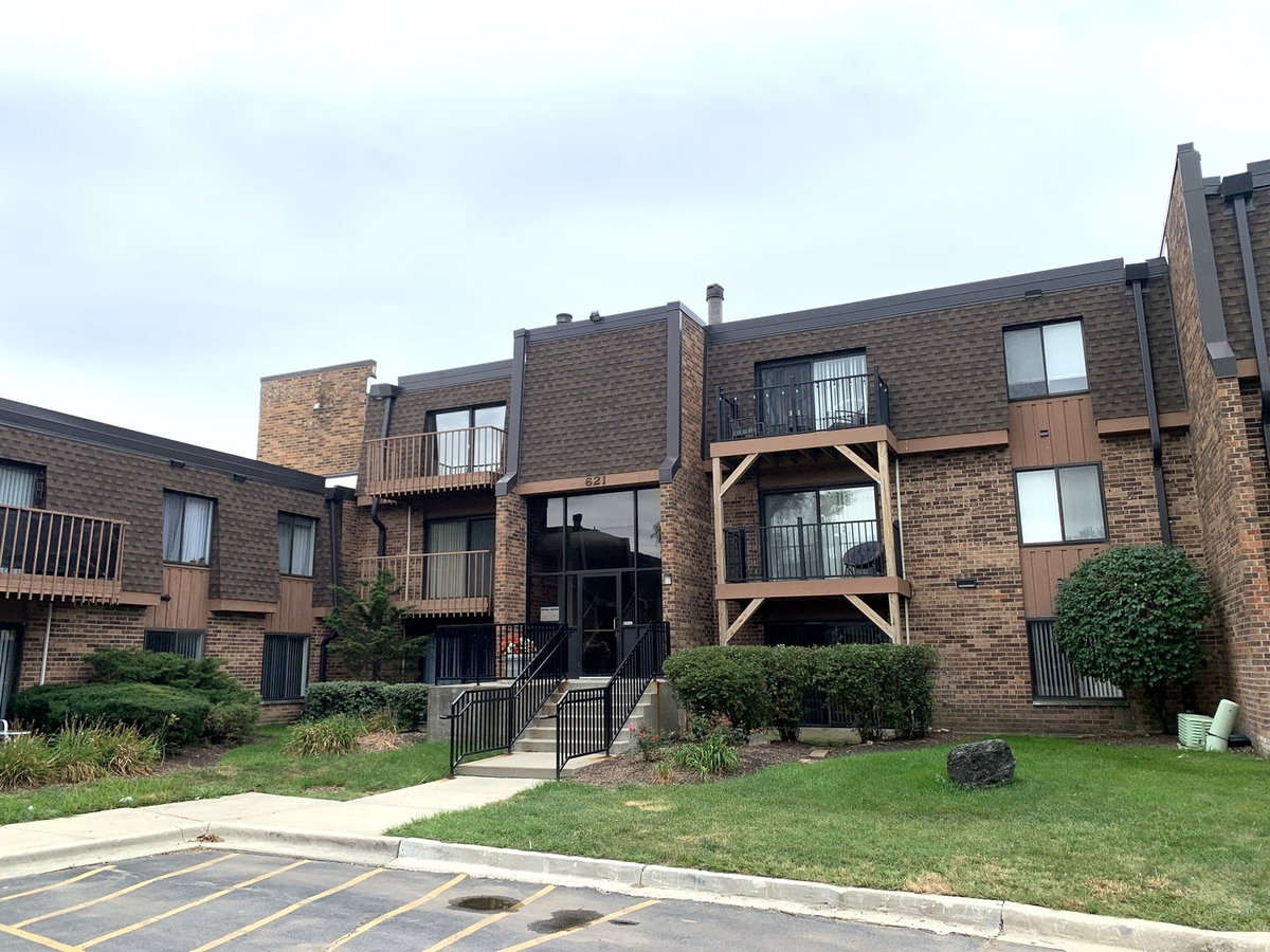 621 Tralee Court #3A, Schaumburg, IL 60193