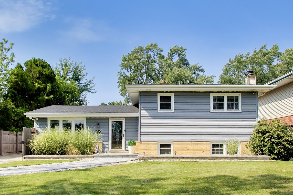 296 SPRINGFIELD Terrace\n Des Plaines, IL 60018
