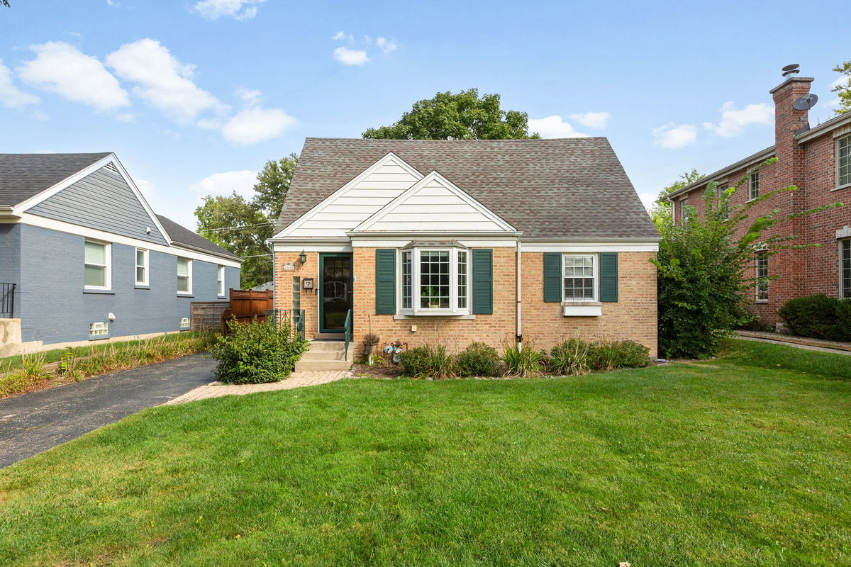 2140 Walnut Court\n Glenview, IL 60025